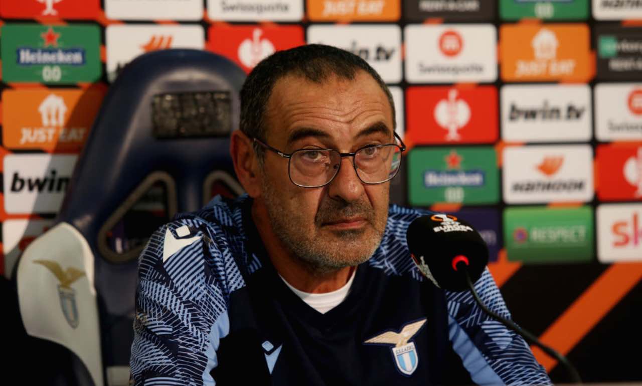 Sarri in conferenza stampa con la Lazio
