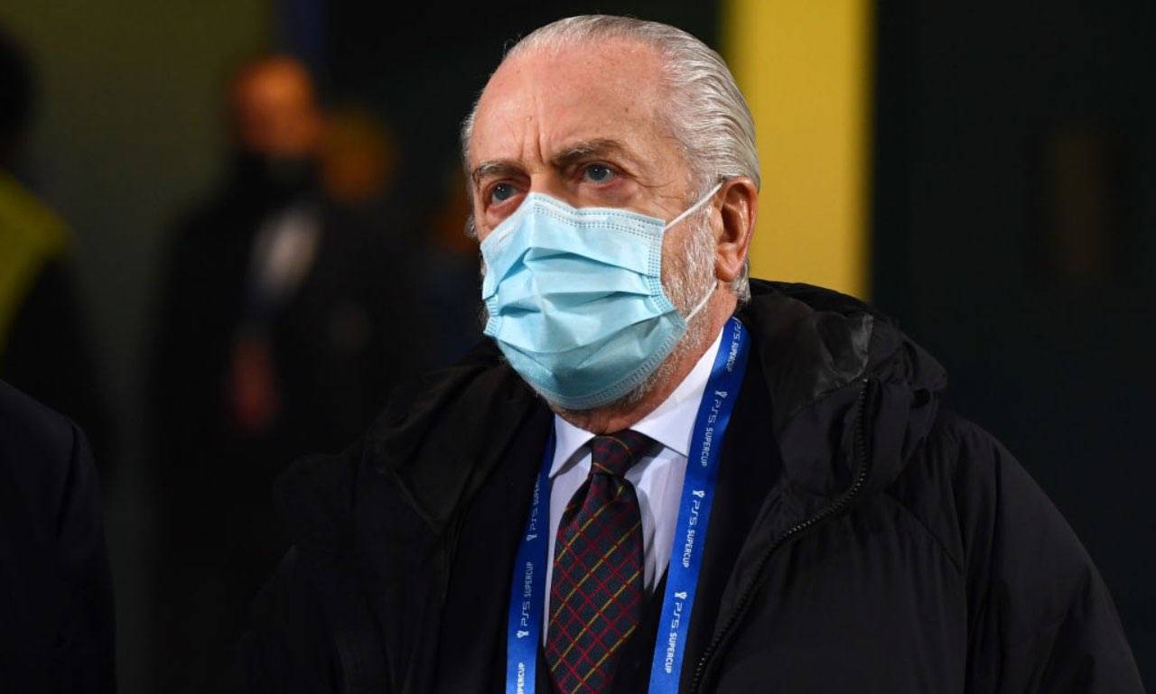 Aurelio De Laurentiis con la mascherina allo stadio