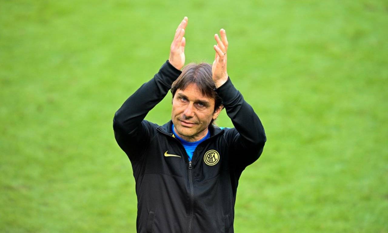 Conte applaude