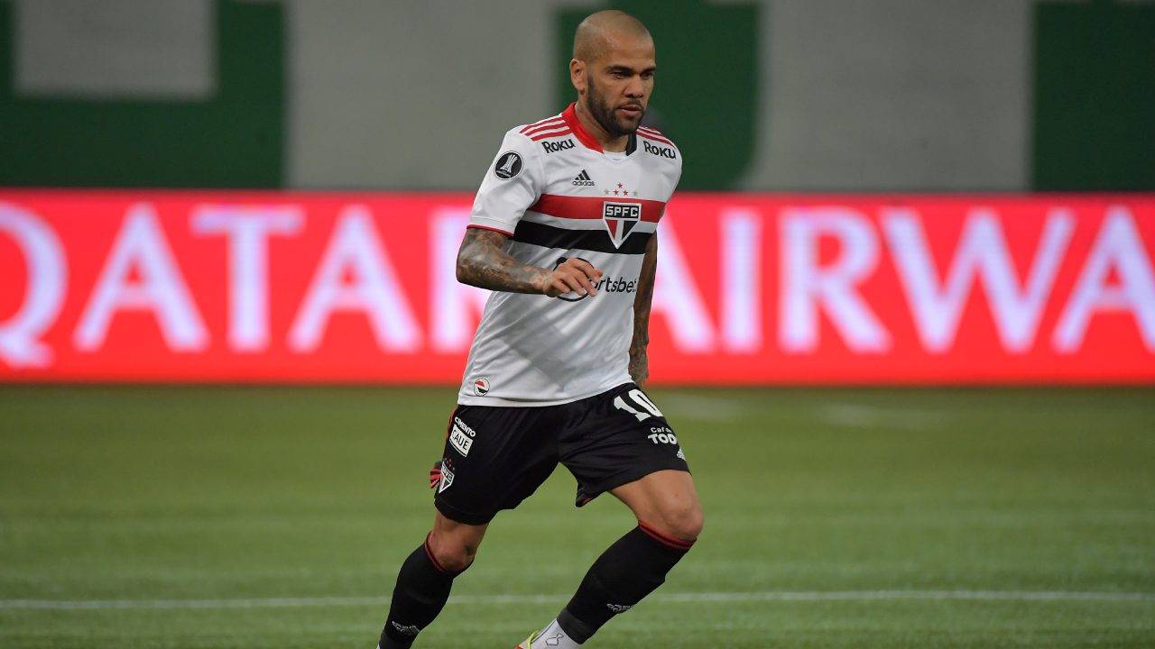 Dani Alves in campo