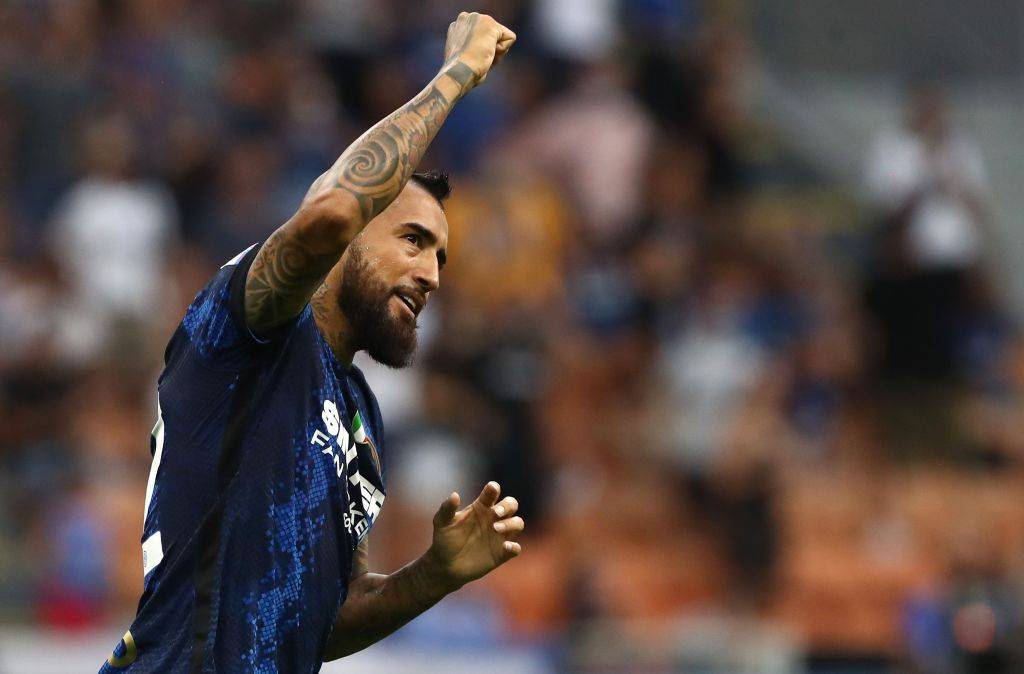 Vidal esulta per il gol in Inter-Genoa