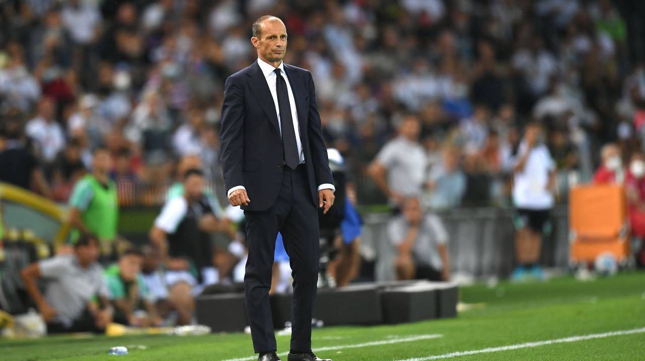 Allegri della Juventus in panchina