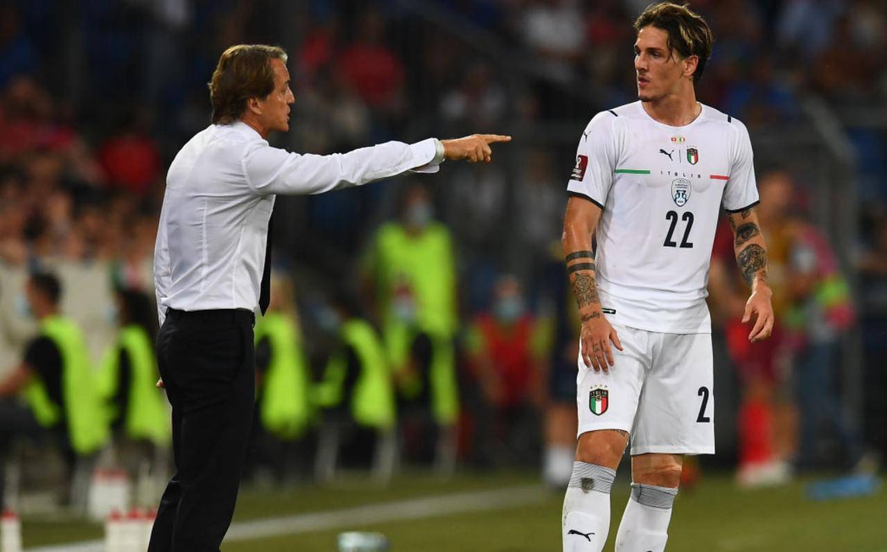 Mancini dà indicazioni a Zaniolo