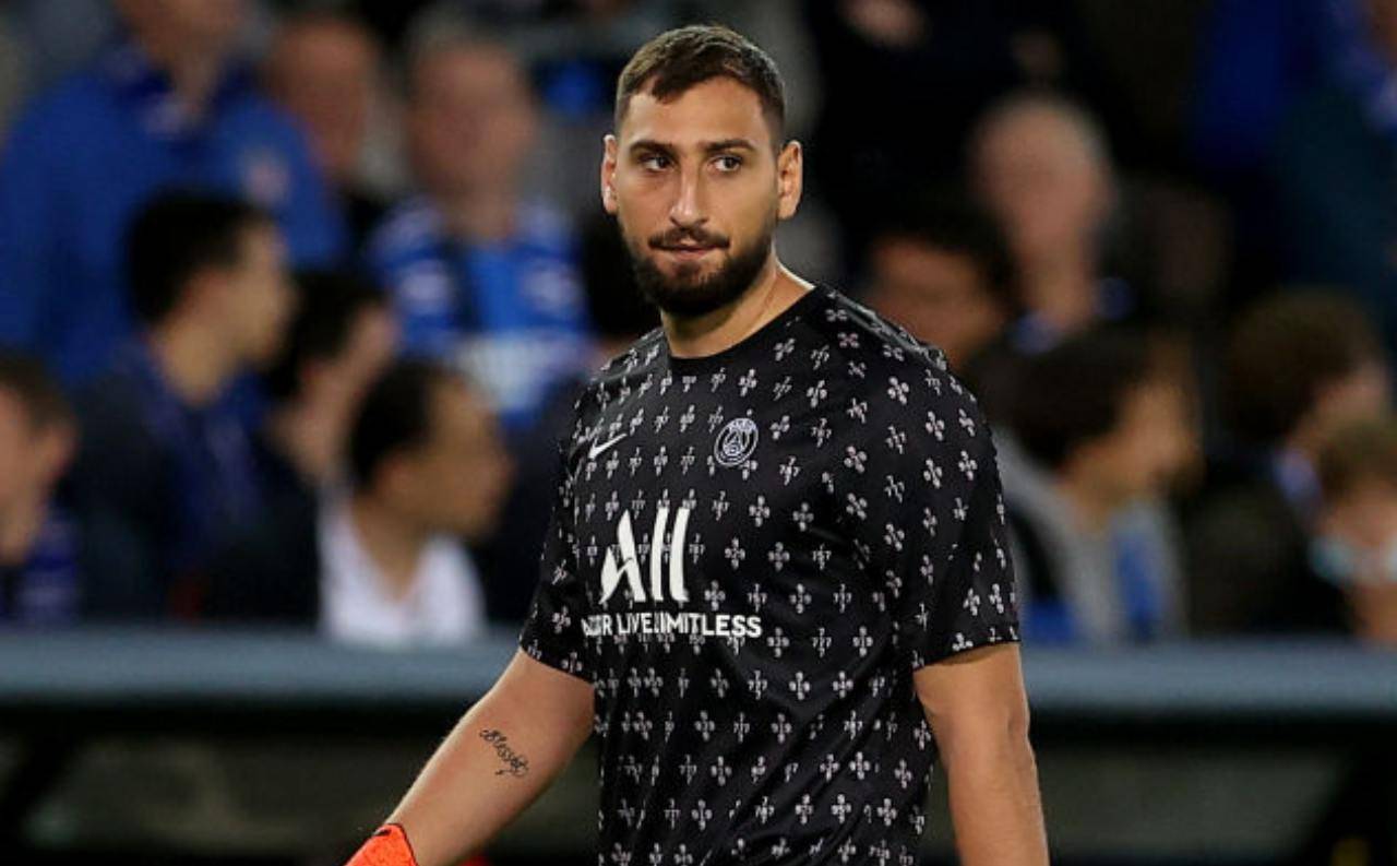 Donnarumma pensieroso
