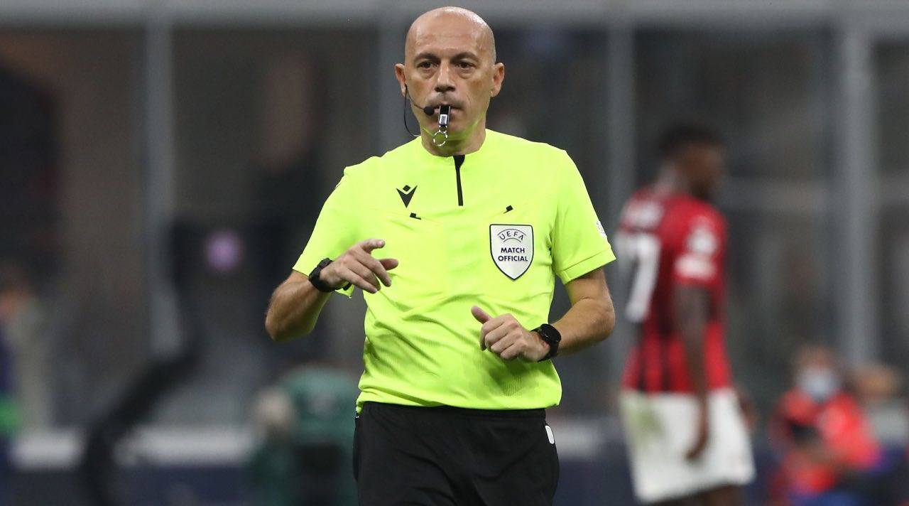 Çakir durante Milan-Atletico Madrid