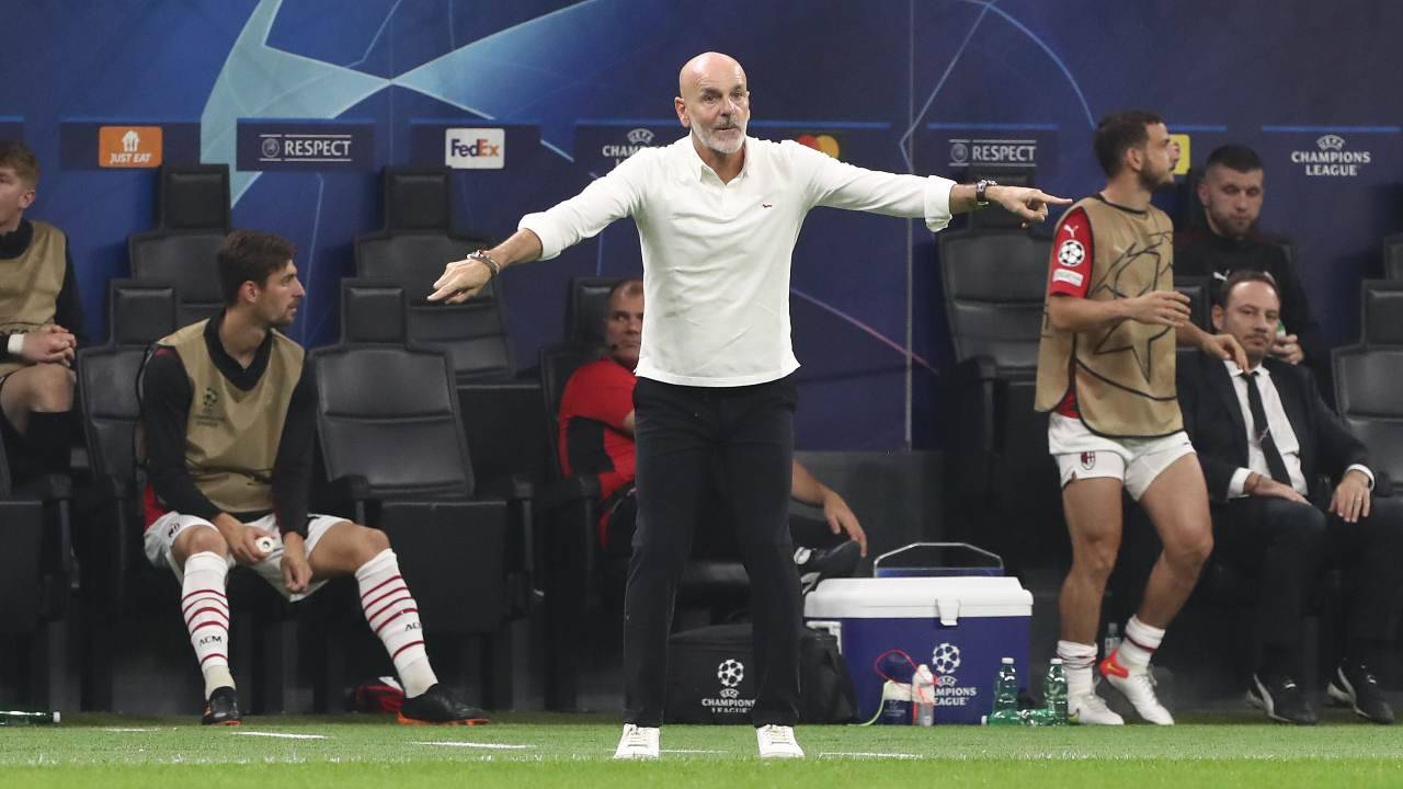 Pioli dà indicazioni Milan