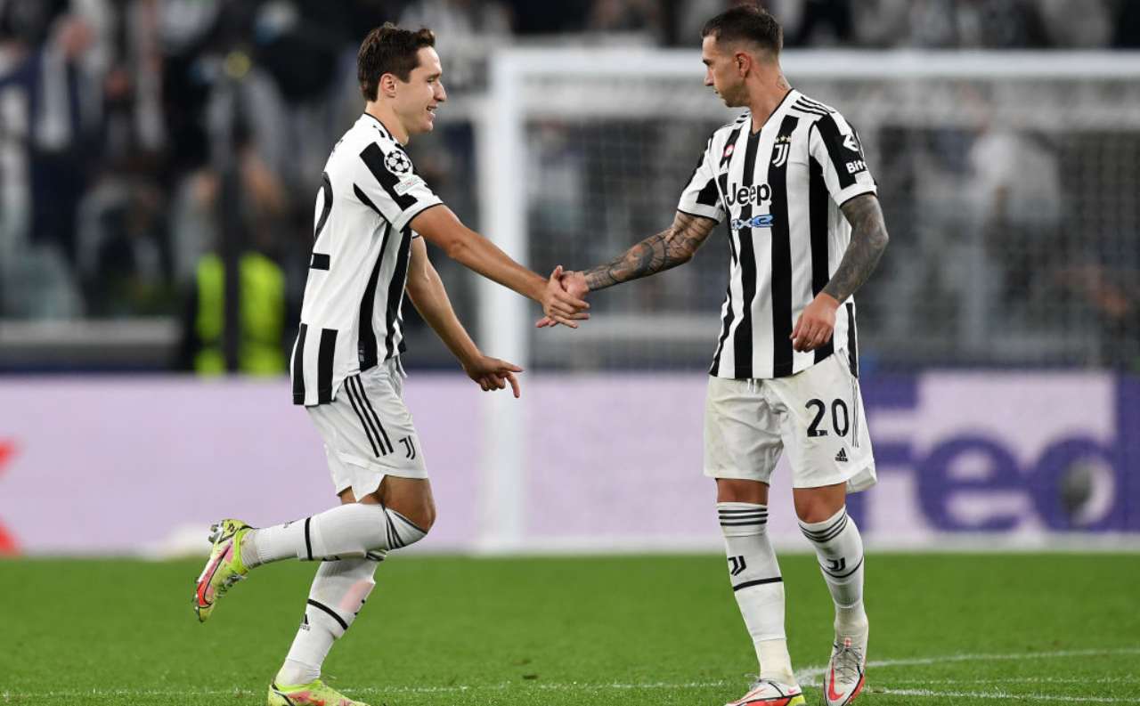 Chiesa e Bernardeschi si danno il cinque