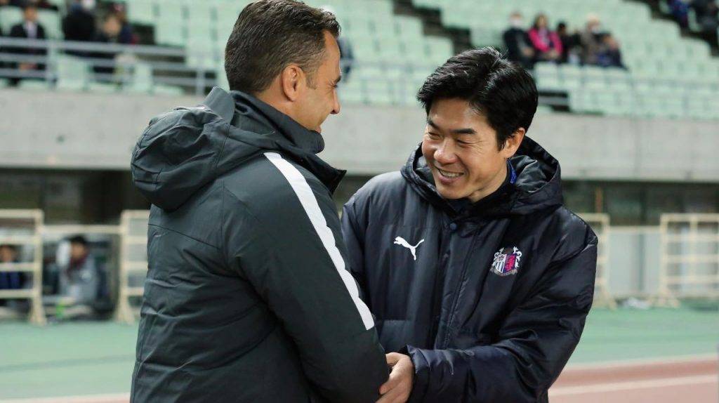 Cannavaro con Yoon Jong-hwan