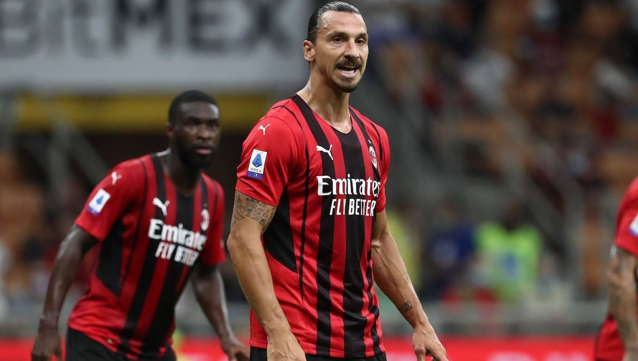 Ibrahimovic guarda i compagni