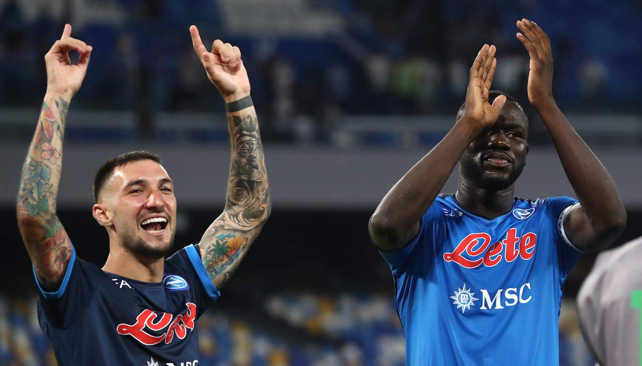 Koulibaly e Politano esultano