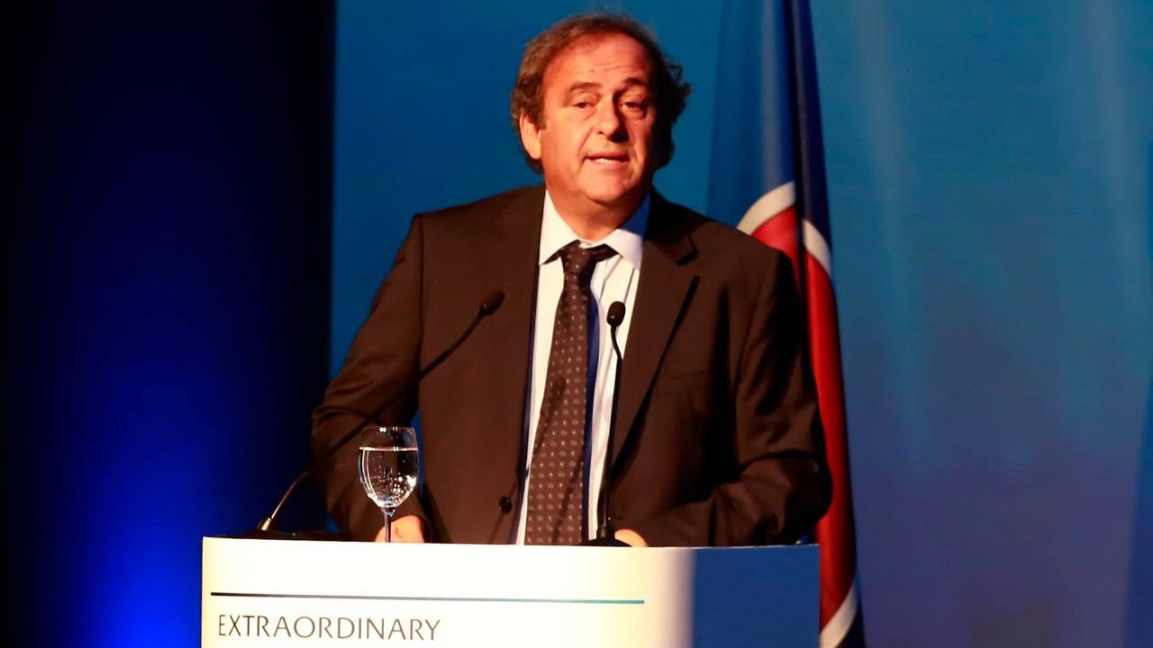 Platini durante un'assemblea dell'Uefa