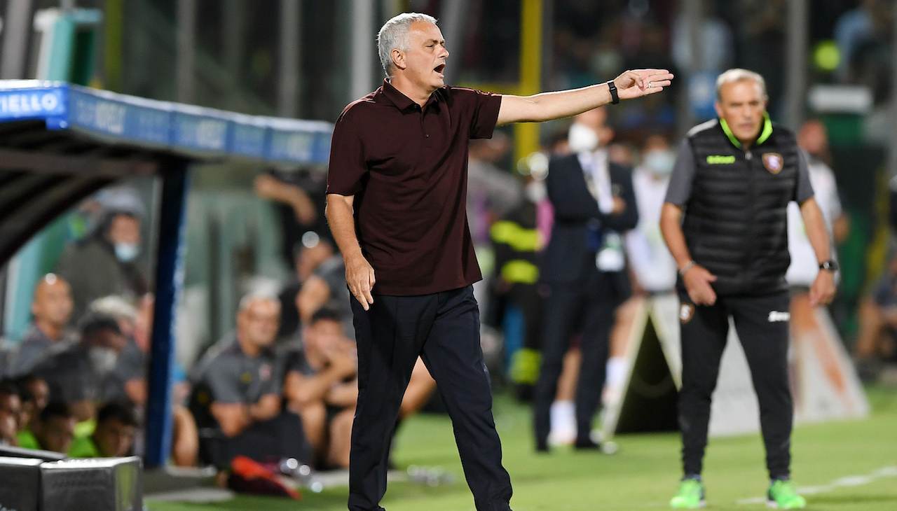 Mourinho urla dalla panchina