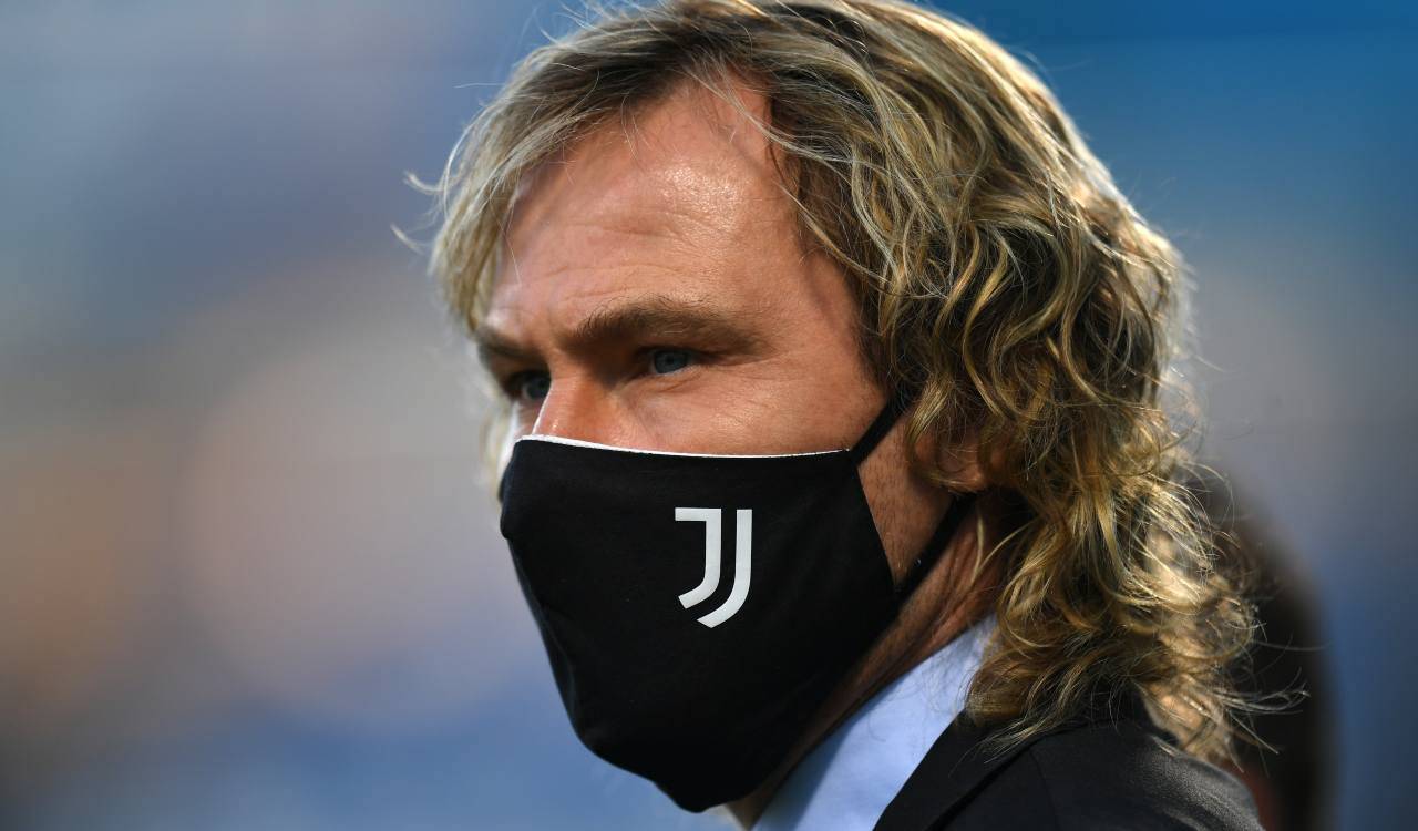 Nedved con la mascherina