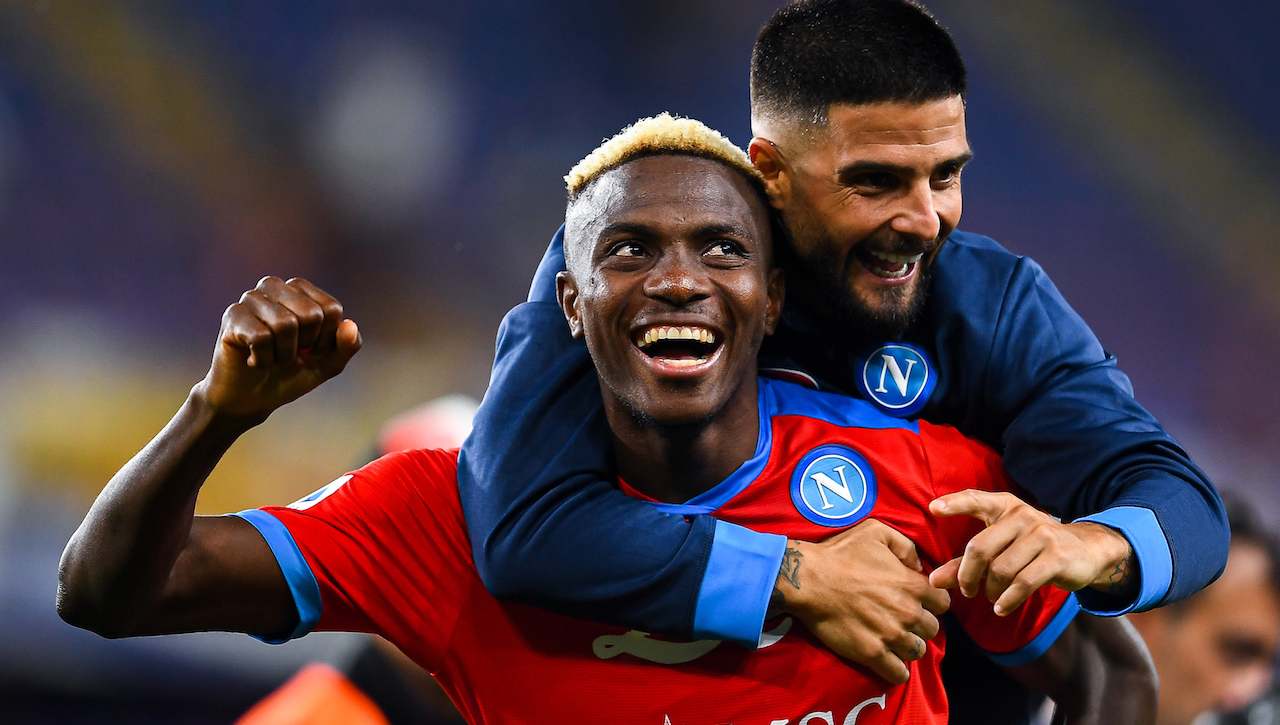 Osimhen festeggia con Insigne