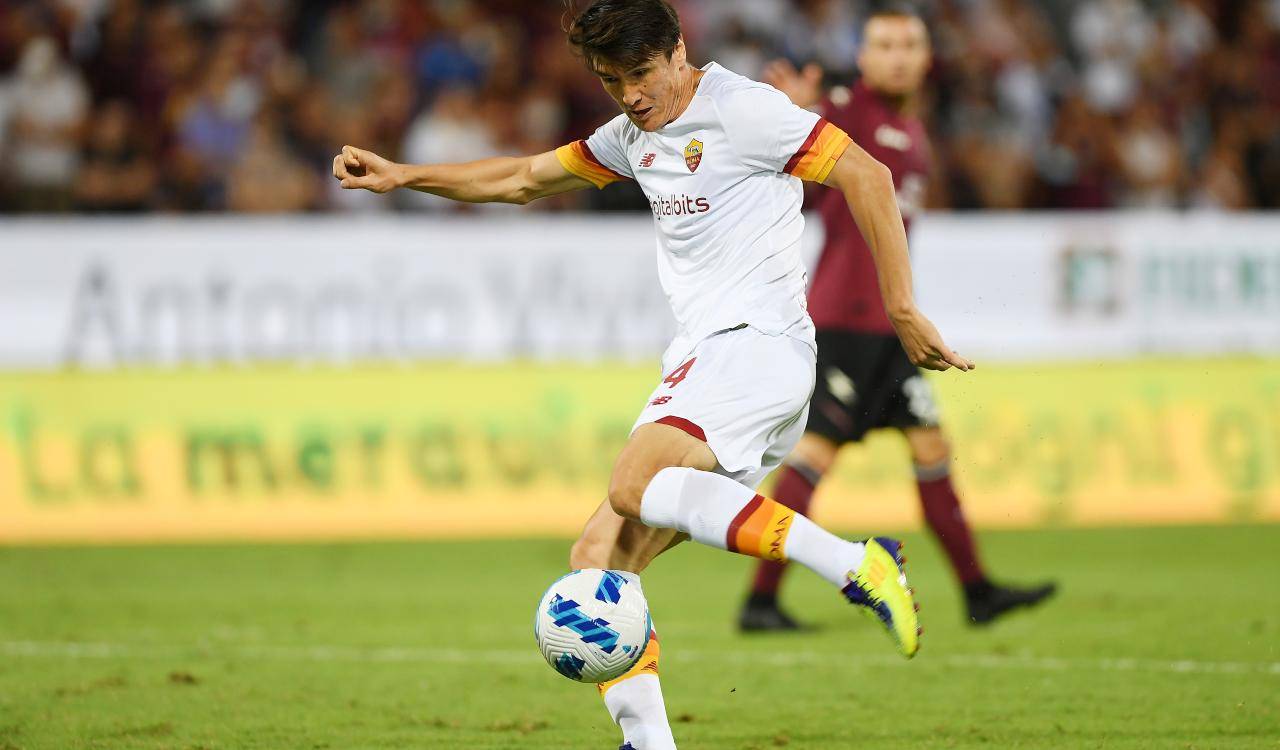 Eldor Shomurodov in azione