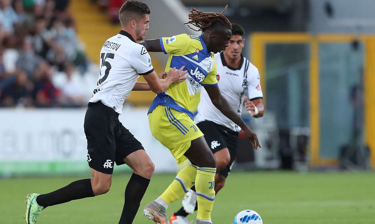Spezia-Juventus, Bastoni e Kean in azione