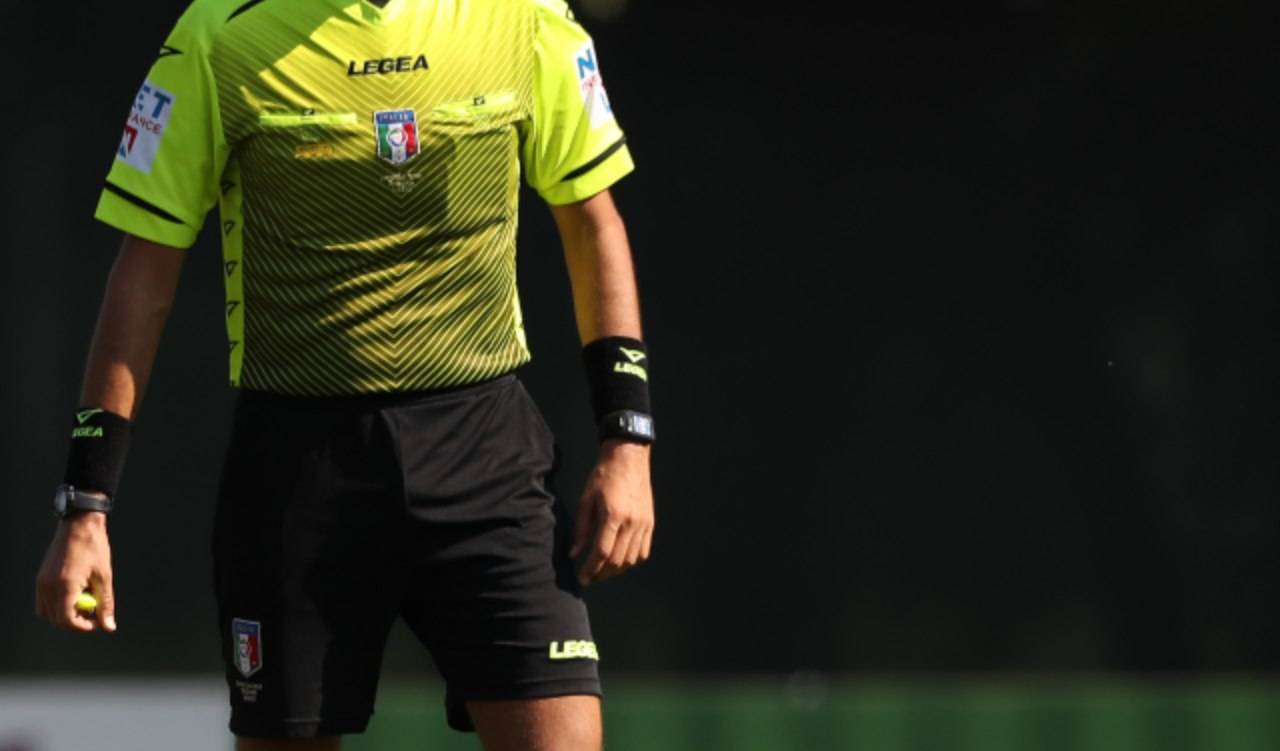 Un arbitro italiano in campo