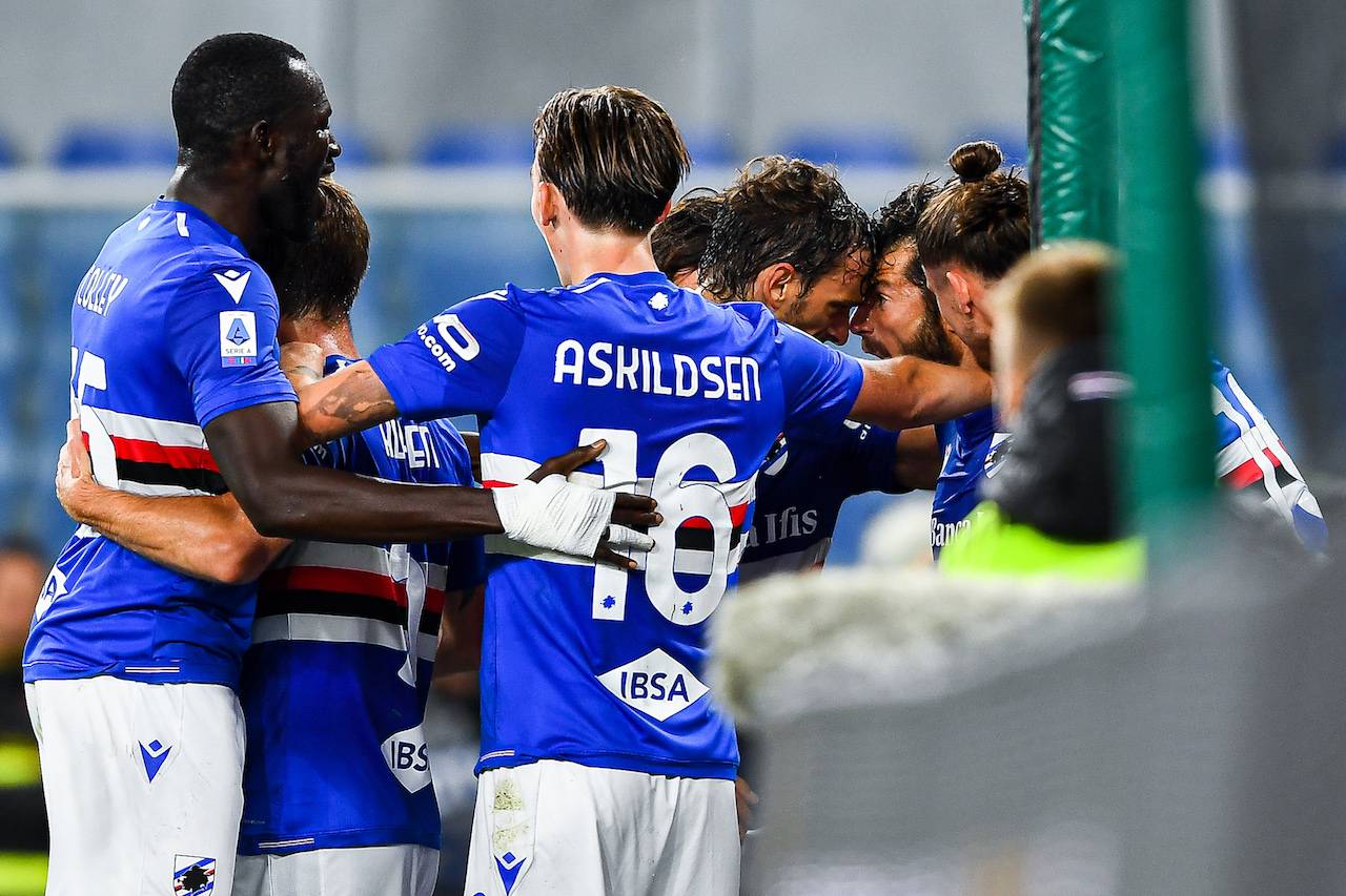 Candreva esulta con la squadra