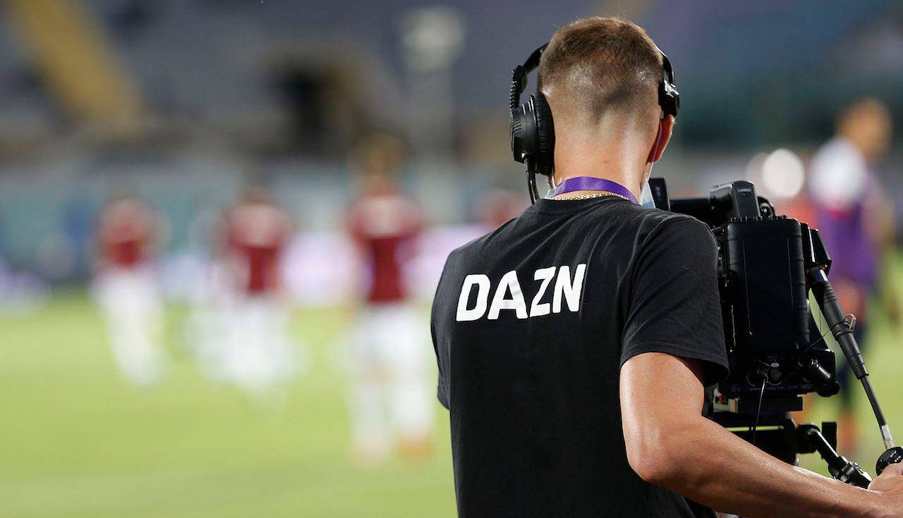 La telecamera di Dazn inquadra la serie A