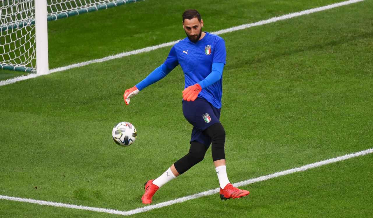 Donnarumma rilancia in riscaldamento
