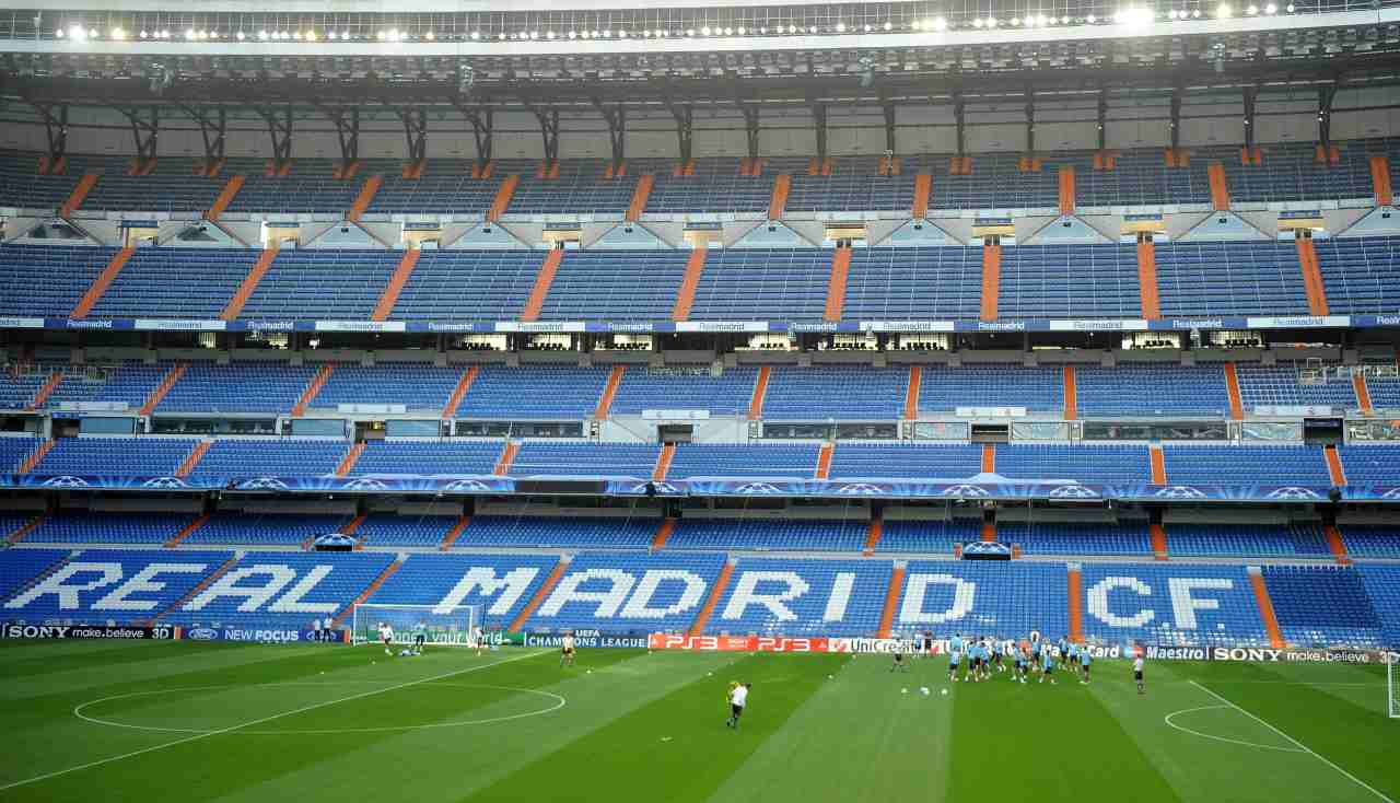 Stadio Stantiago Bernabeu di Madrid vuoto