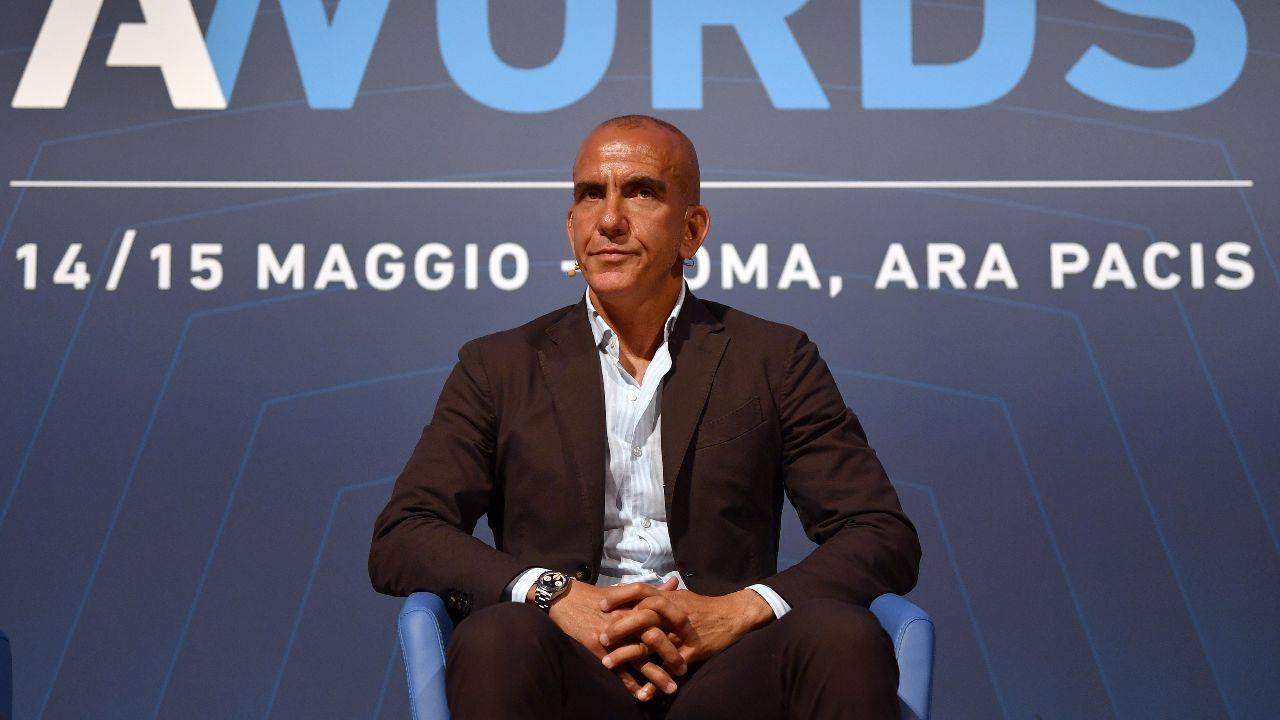 Paolo Di Canio guarda tv