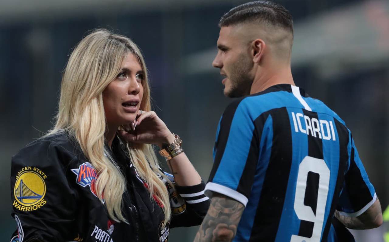 Wanda Nara e Mauro Icardi parlano in campo