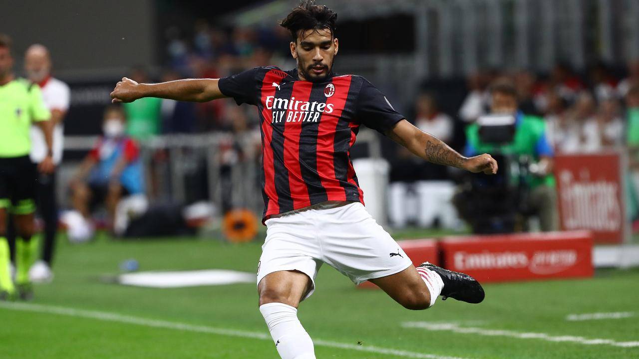 Paquetà calcia pallone Milan