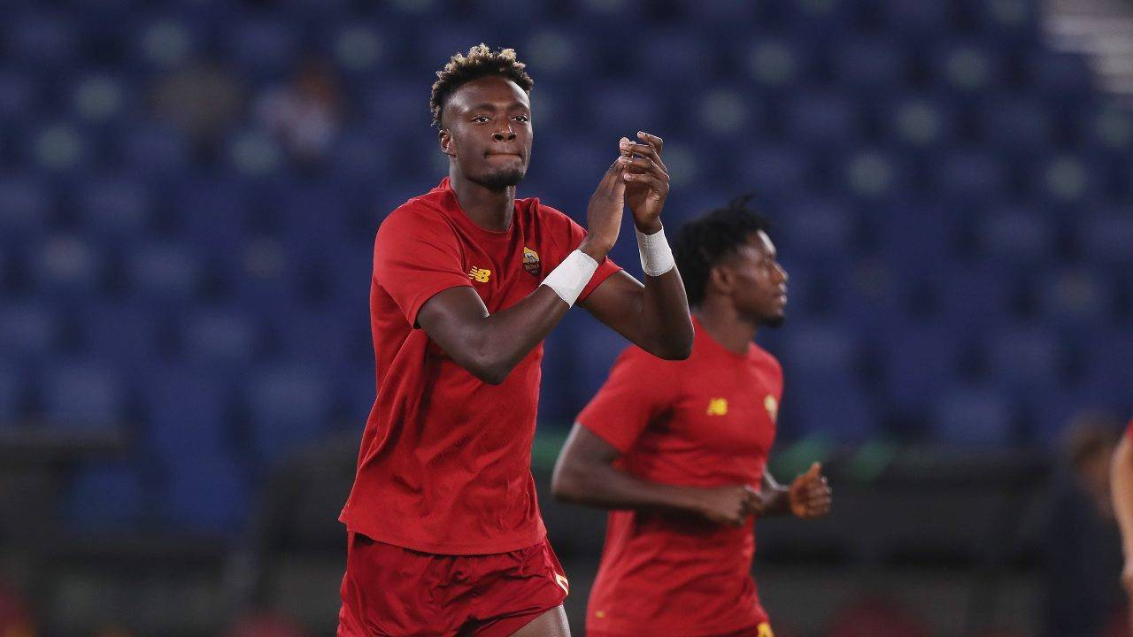 Abraham applaude Roma
