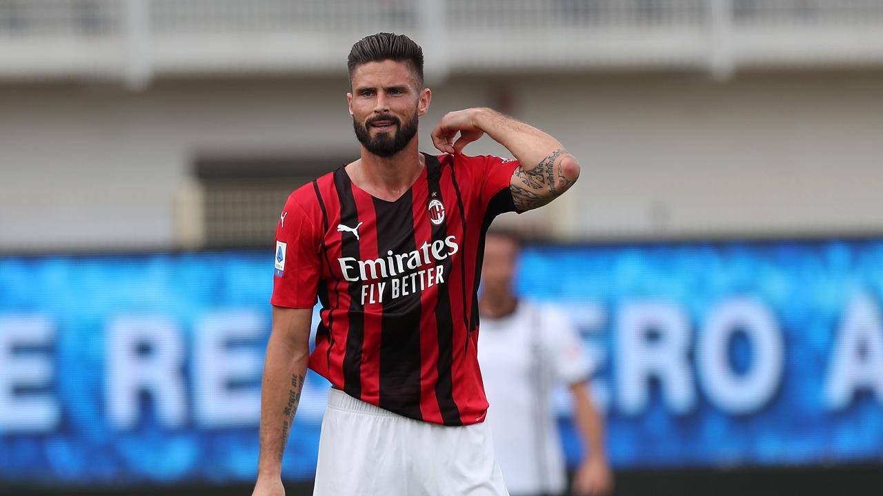 Giroud sorride Milan