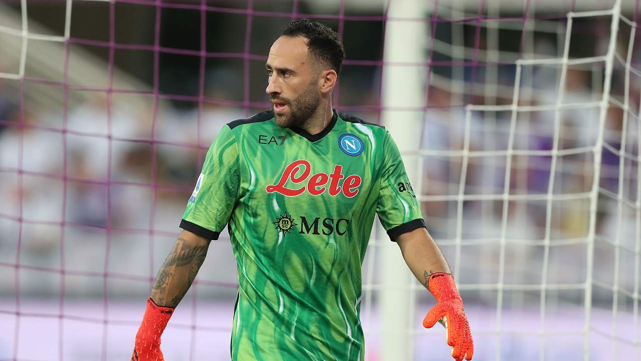 Ospina guarda Napoli