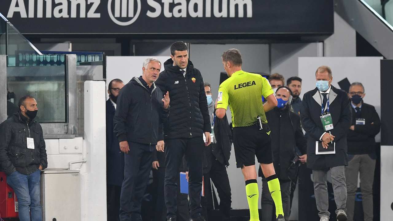 Mourinho e Orsato parlano Juve-Roma