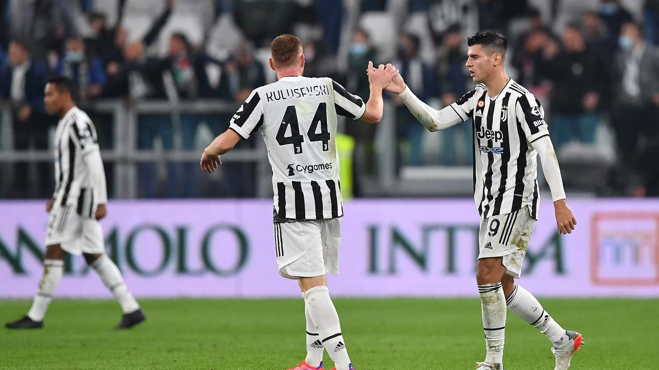 Morata e Kulusevski si danno il cinque