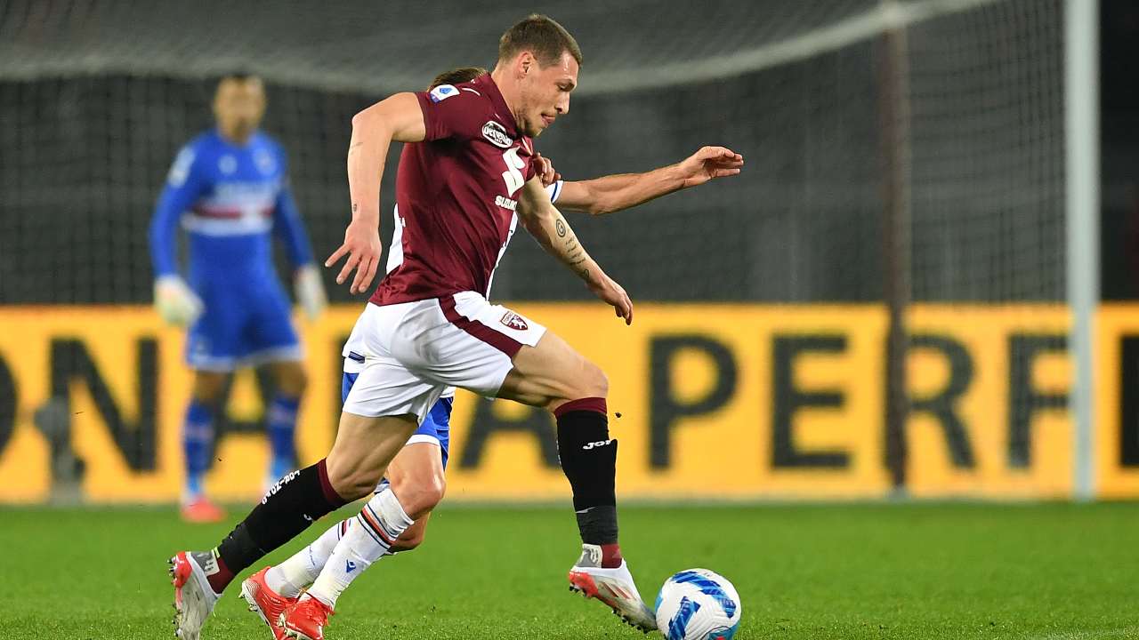 Belotti corre palla al piede