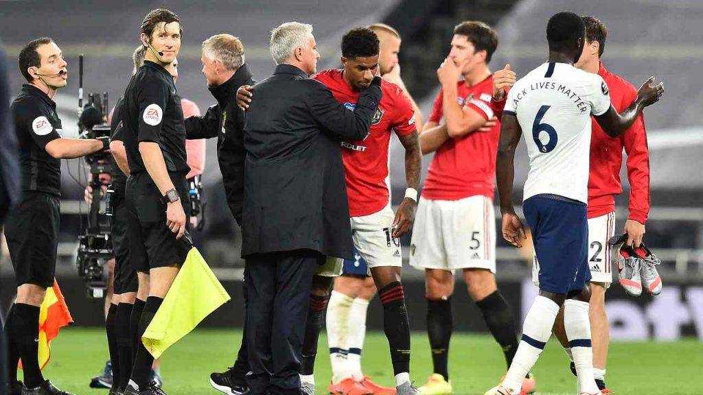 Mourinho abbraccia Rashford