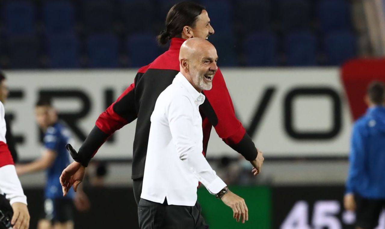 Pioli sorride con Ibrahimovic