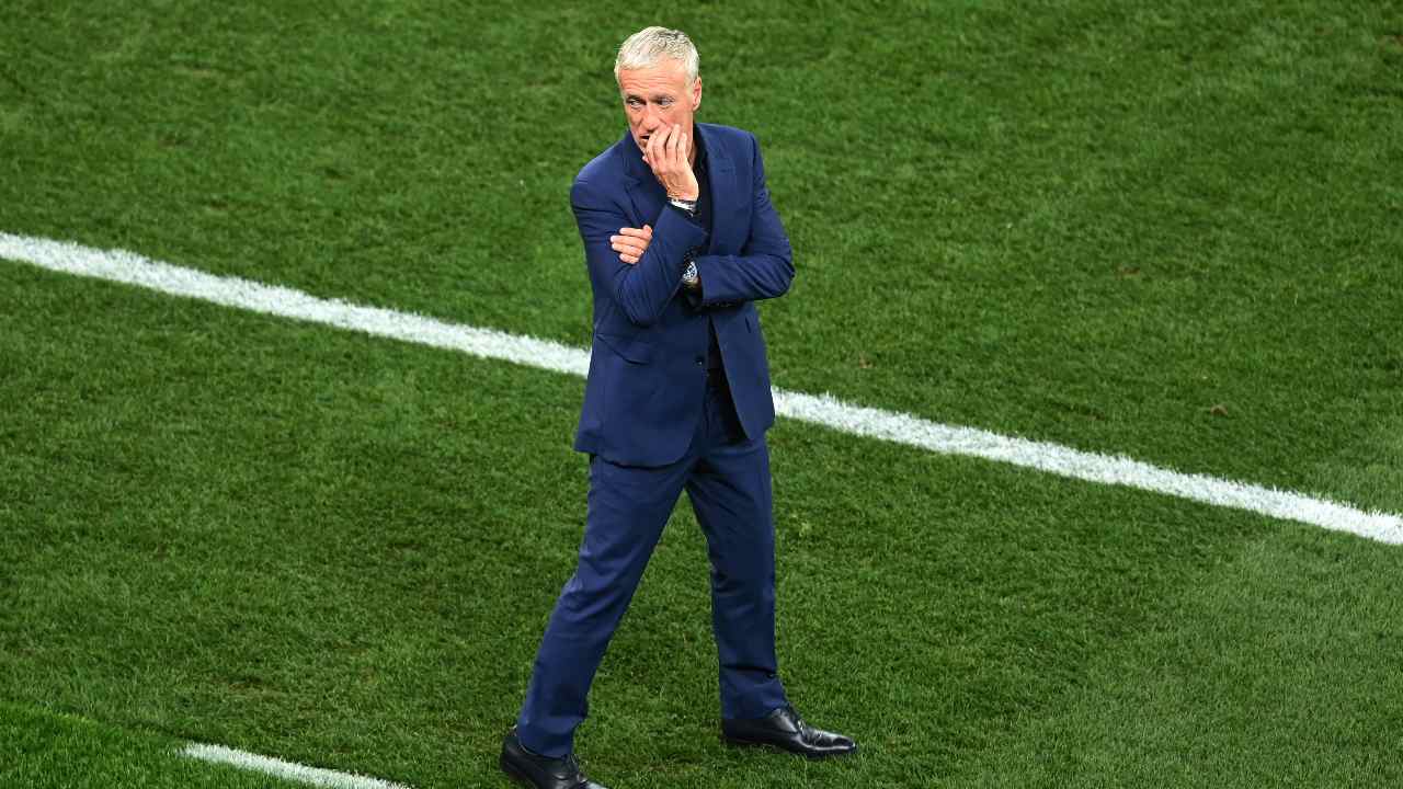 Deschamps pensieroso Francia