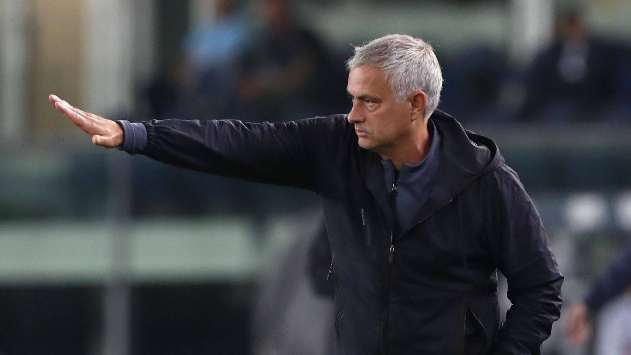 Mourinho indica campo