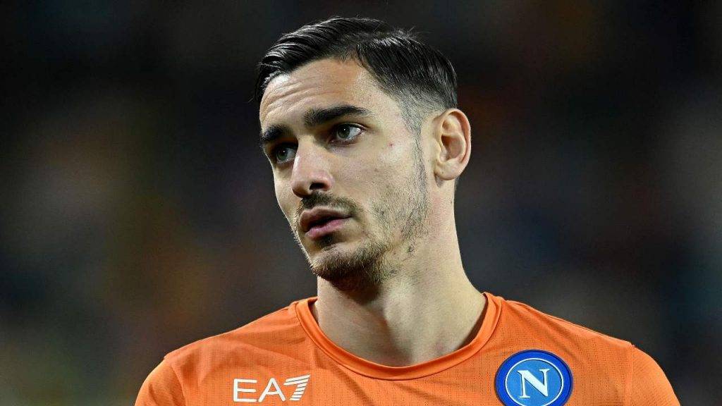 Meret pensieroso Napoli