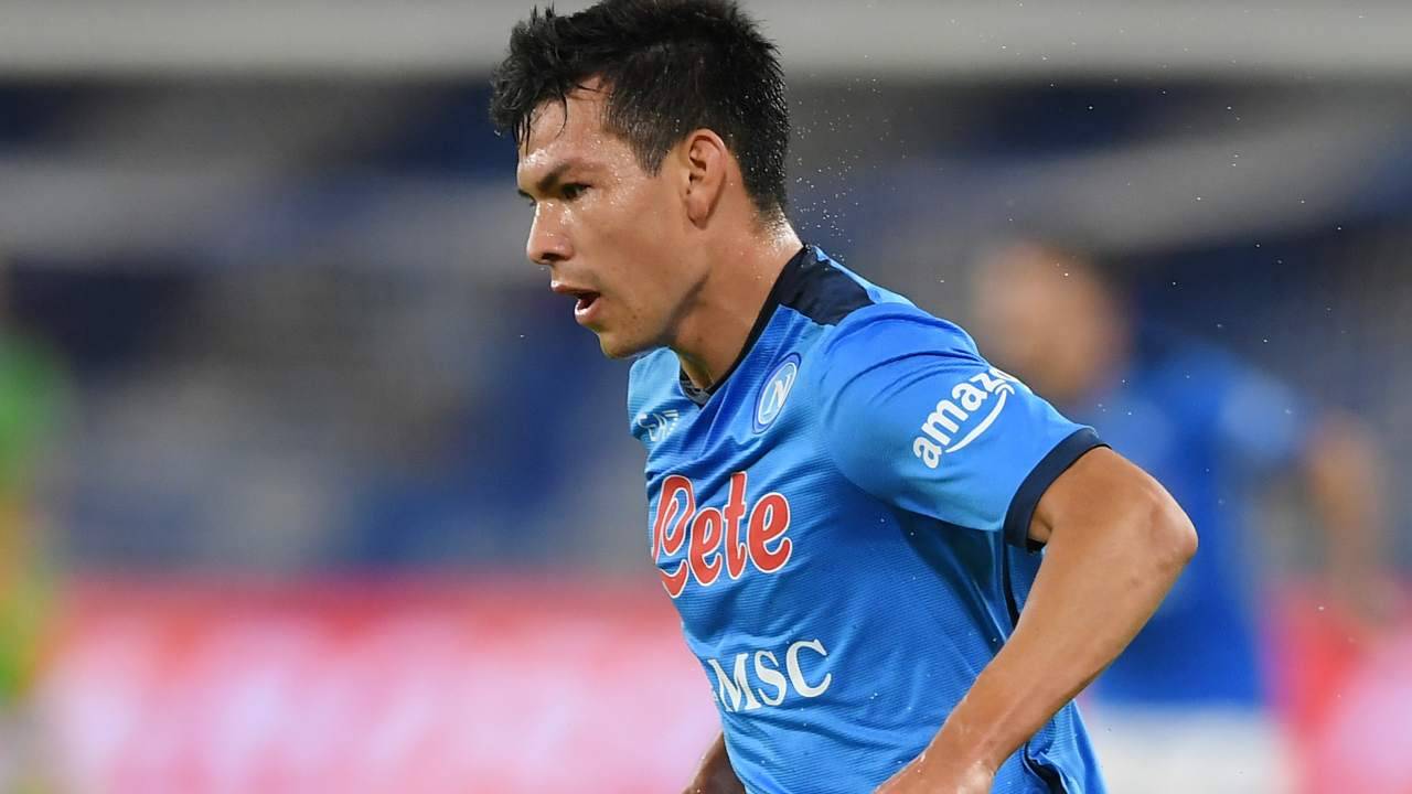 Lozano corre Napoli