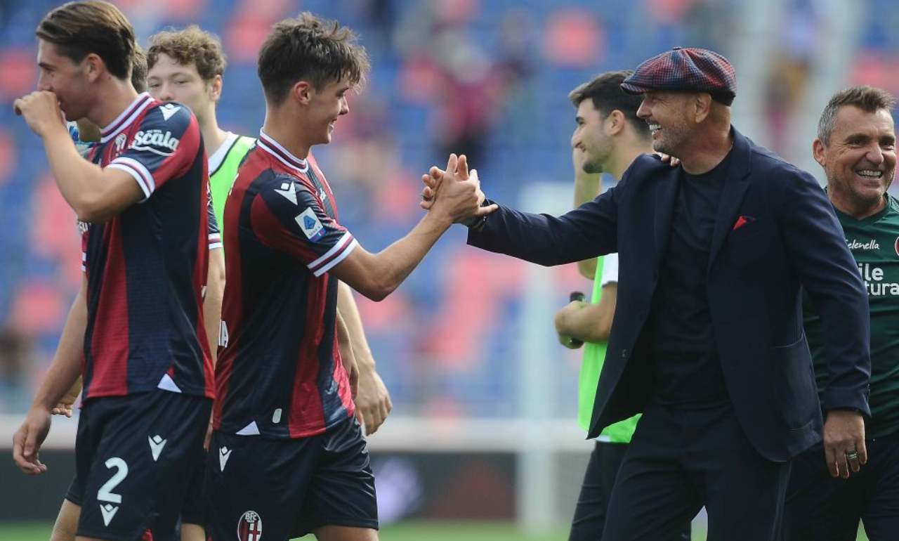 Mihajlovic saluta i giocatori del Bologna