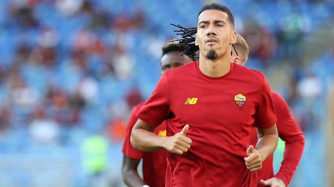 Chris Smalling durante il riscaldamento