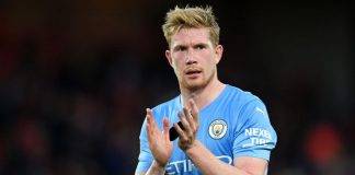 De Bruyne applaude