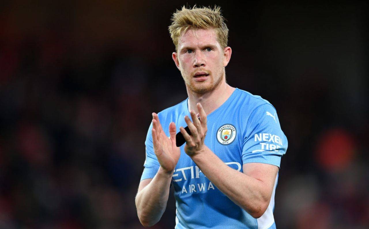 De Bruyne applaude