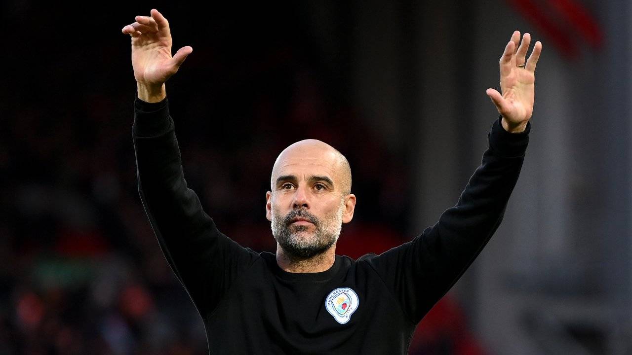 Guardiola alza le mani