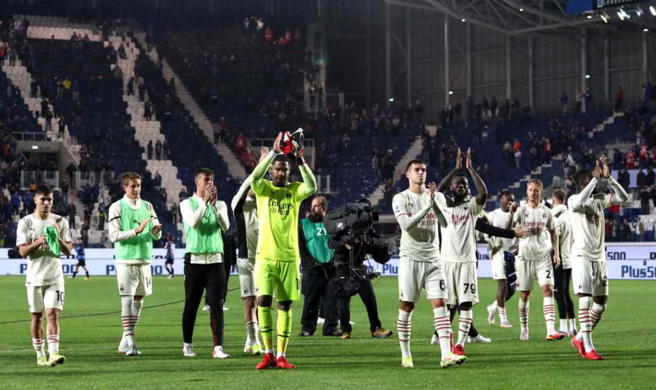 Il Milan saluta i tifosi