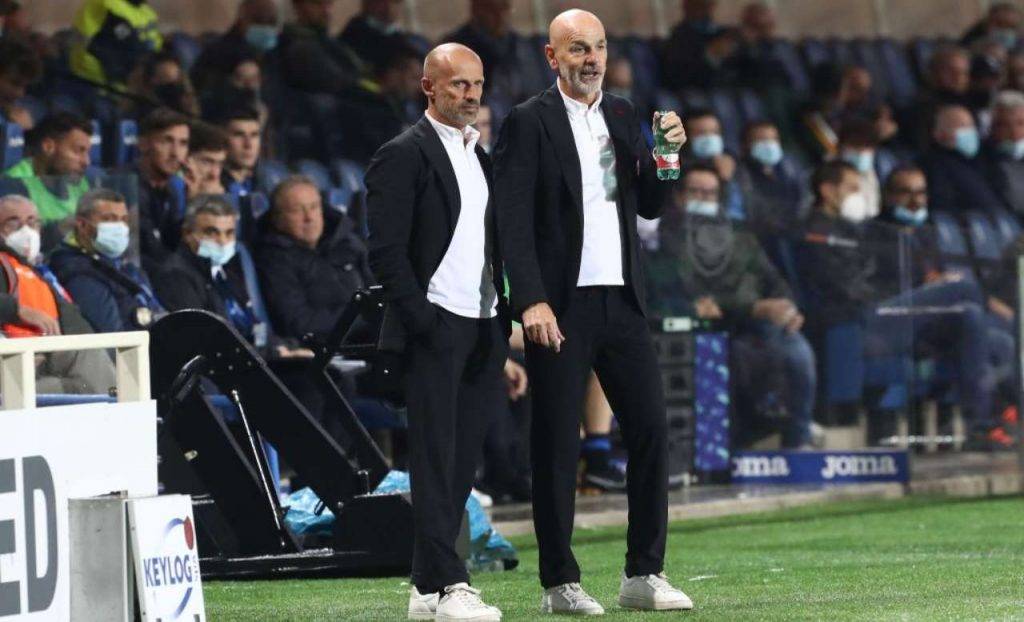 Pioli parla con il suo vice