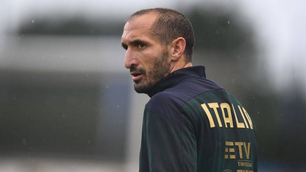 Chiellini osserva Italia 