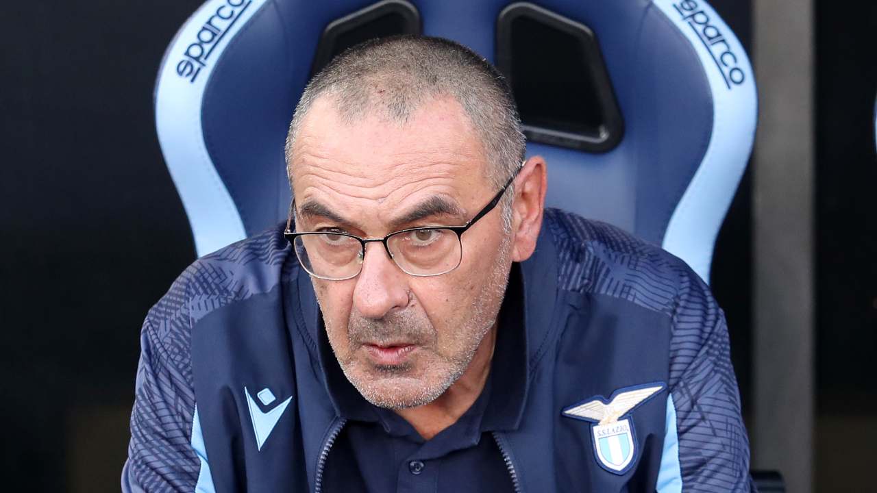 Lazio-Marsiglia, Sarri osserva dalla panchina