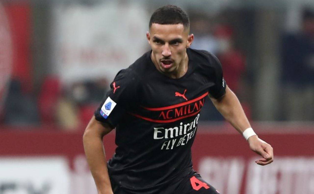 Bennacer con la maglia del Milan 